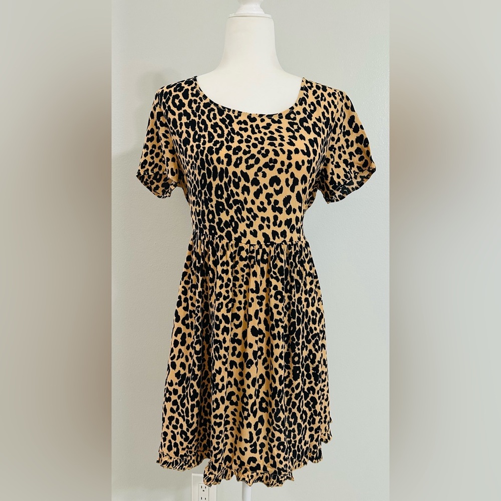 Forever 21 Animal Print Short Sleeve Adjustable Waist Dress - Medium